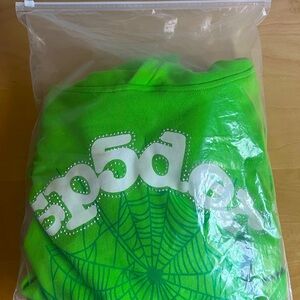 I sell my sp5der hoodie because is too large for me